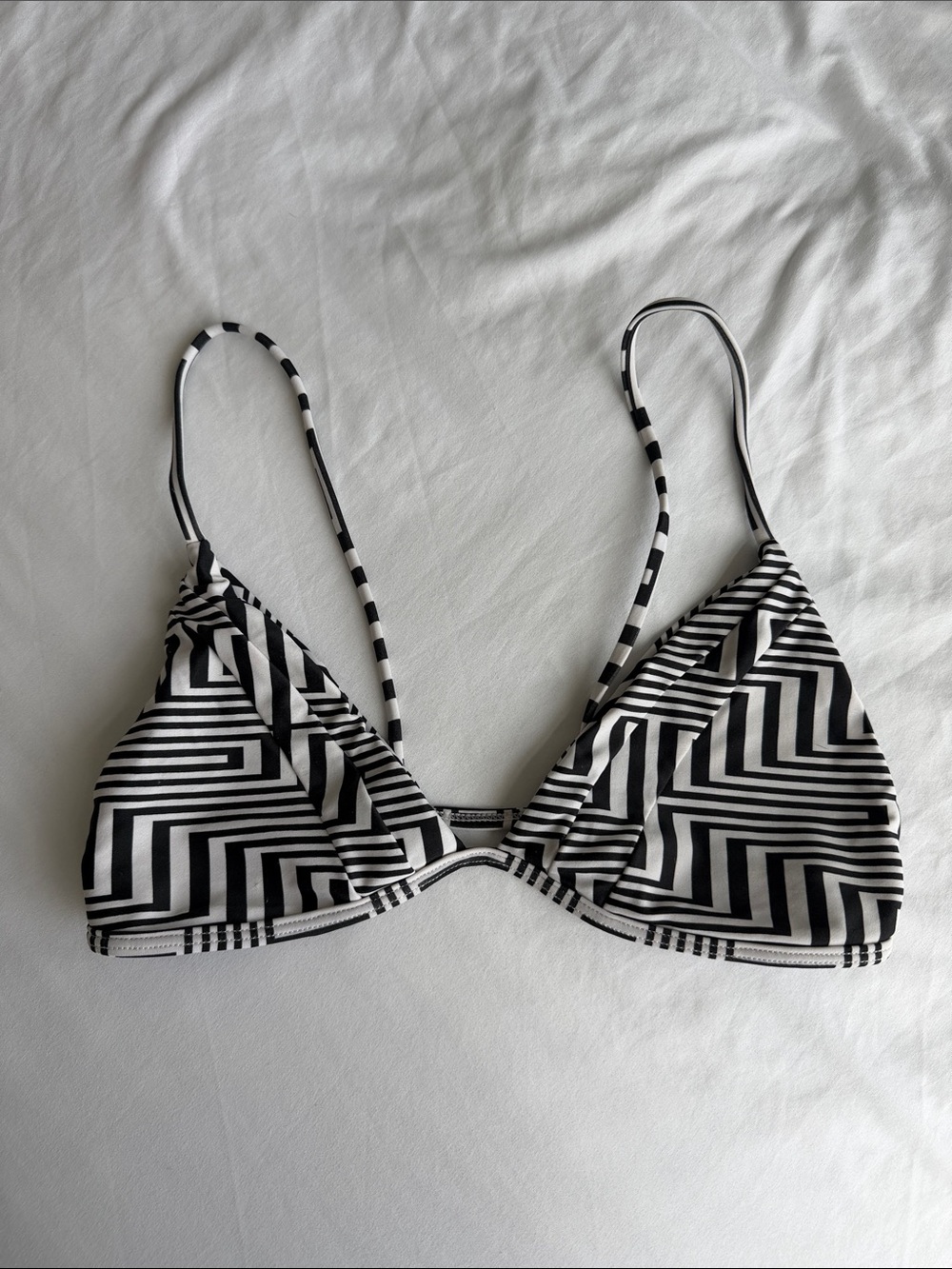 Benoa Swim Top (L) Black/White